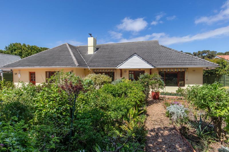 5 Bedroom Property for Sale in Bergvliet Western Cape